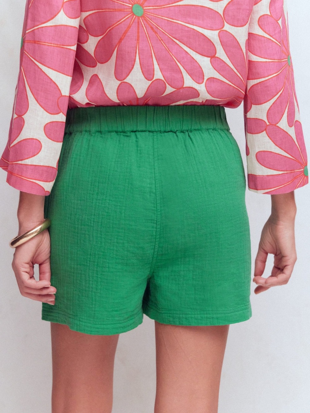 Boden Pull On Double Cloth Shorts Kelly Green - Picture 2 of 11
